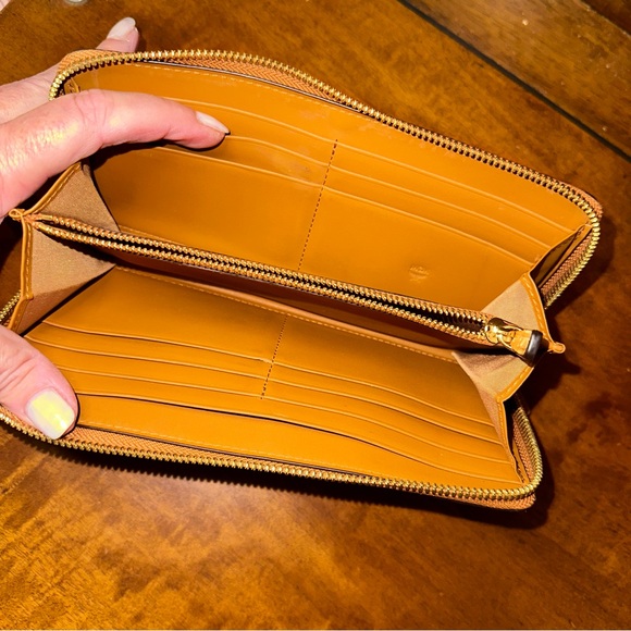 MCM Visetos Original Zip-Around Wallet Large Cognac Tan - Picture 5 of 12